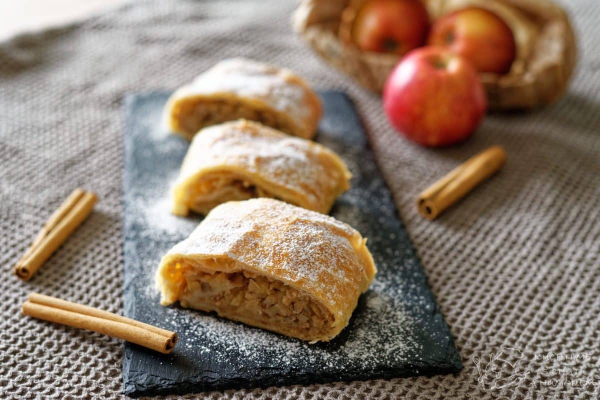 Hlavní fotka k receptu Jablečný štrůdl