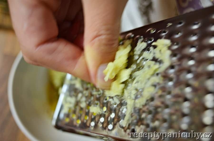 Vepřová pečeně na žampionech - přidáme česnek