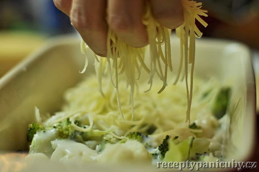 Zapečená brokolice s květákem - sypeme sýrem