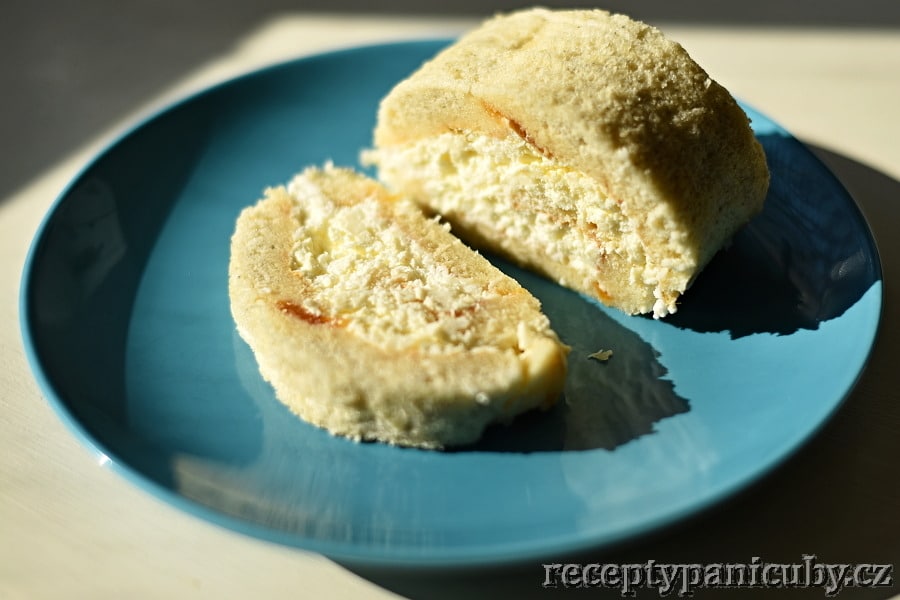 Hlavní fotka k receptu Piškotová roláda s mascarpone krémem a kokosem