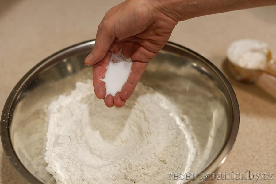 Domácí bramborový chléb - přidáme dvě špetky soli