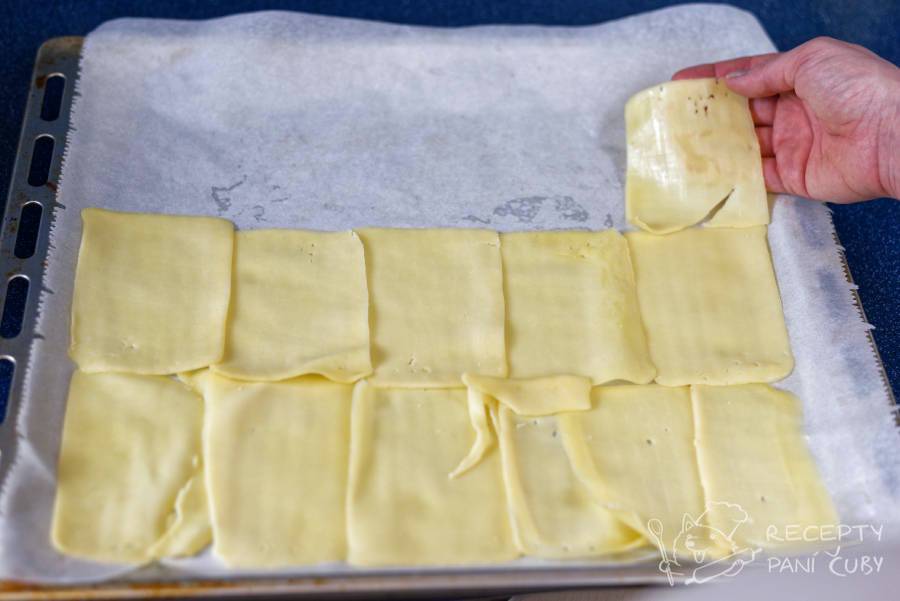 Sýrová roláda - sýry si naskládáme lehce přes sebe