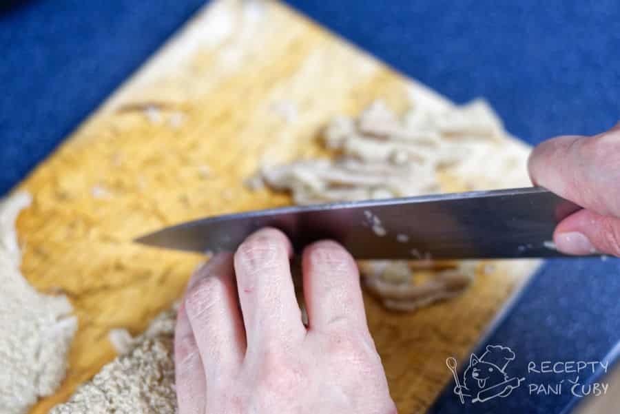 Zapečené dršťky s bramborem - držky nakrájíme na jemno