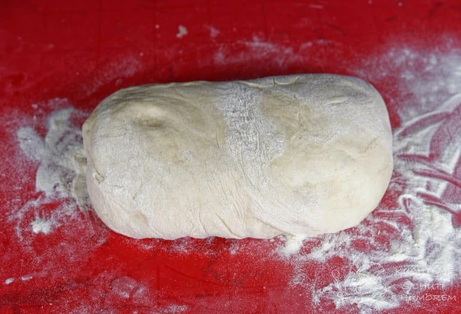 Domácí toustový chleba - vytvarujeme do bochníku