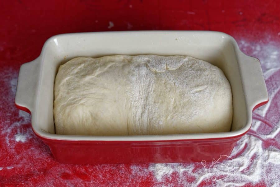 Domácí toustový chleba - dáme do vymazané formy