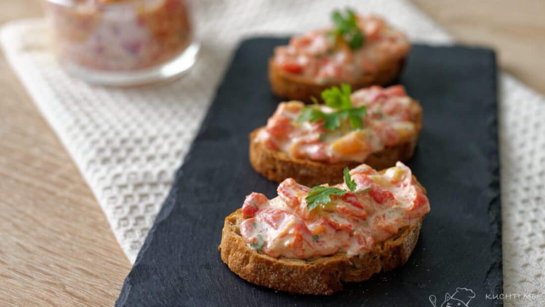 Pomazánka z pečených červených paprik - výborné