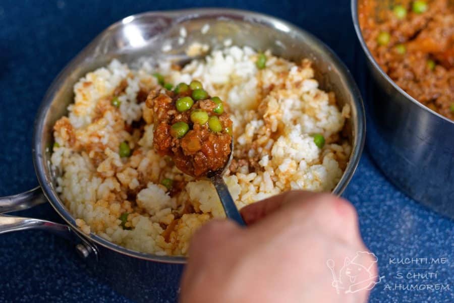 Arancini - rýži promícháme s masovou směsí