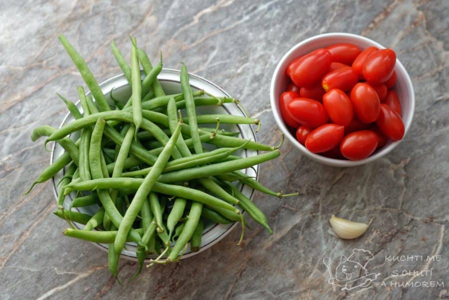 Zelené fazolky s rajčaty - ingredience