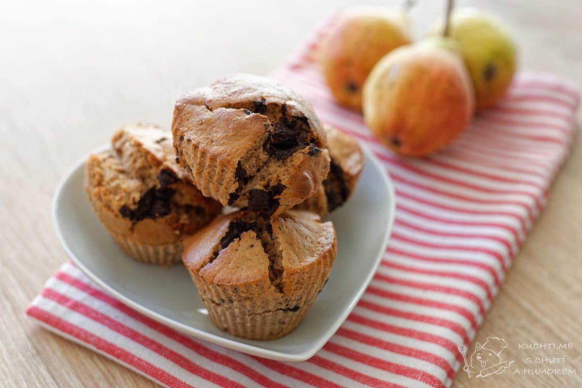 Hruškové muffiny s čokoládovými pecičkami - hotová hrušková dobrota