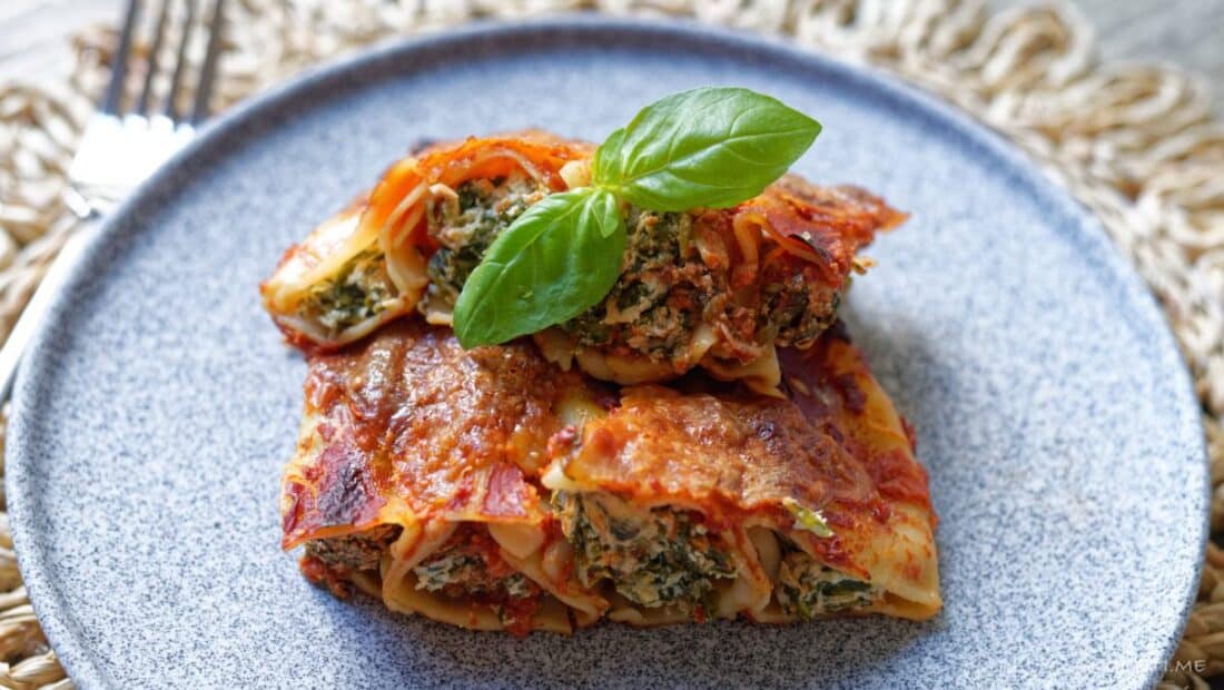 Cannelloni plněné špenátem a ricottou v rajčatové omáčce - necháme zapéct a máme hotovo