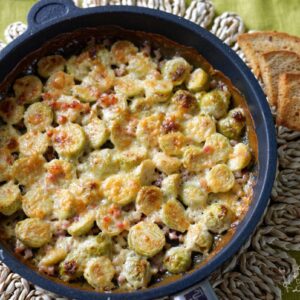 Růžičková kapusta zapečená se sýrem