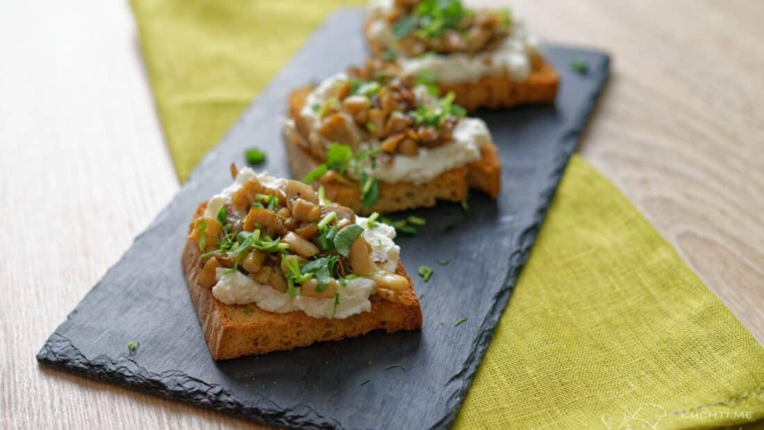 Bruschetta s hlívou ústřičnou a česnekovou ricottou - naprostá špica