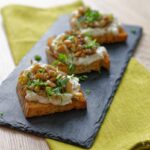 Bruschetta s hlívou ústřičnou a česnekovou ricottou