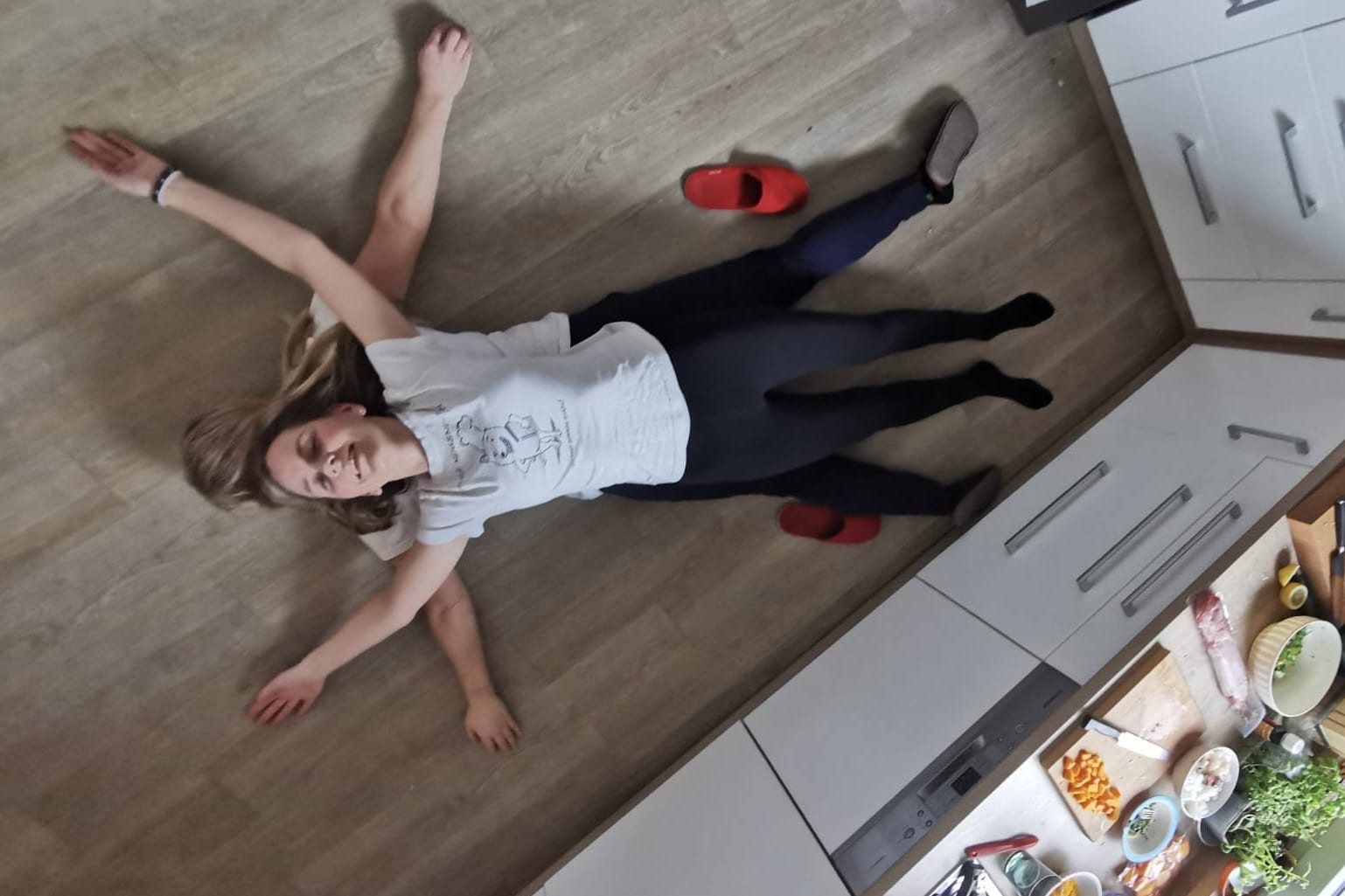 Hodiny a hodiny práce se na nás podepisují.