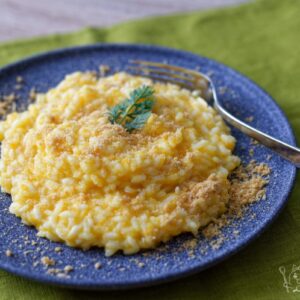 Mrkvové rizoto se smaženou strouhankou