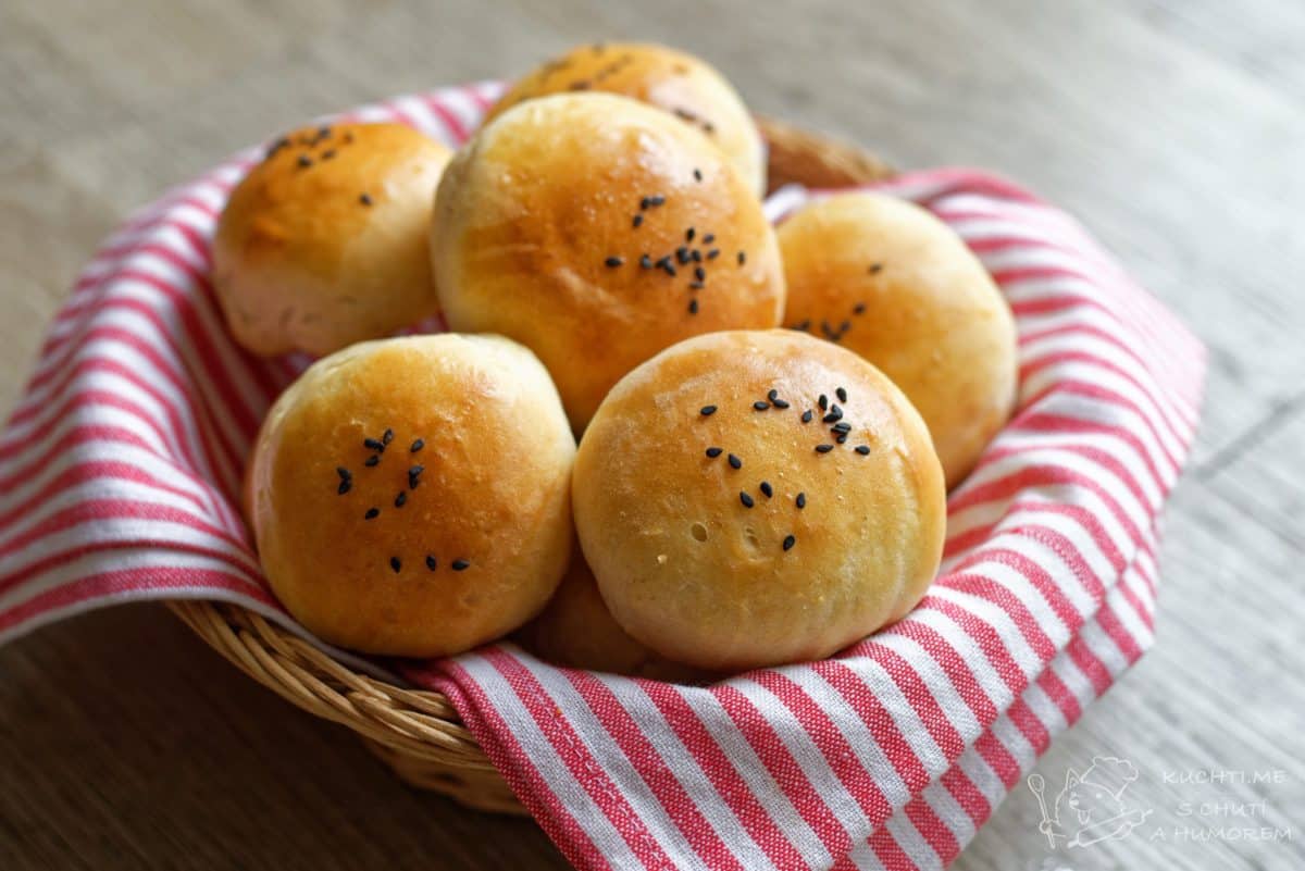 Hlavní fotka k receptu Měkké a lahodné burgerové bulky