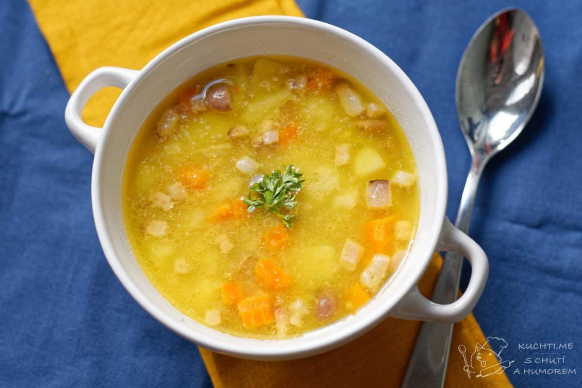 Hlavní fotka k receptu Bramborovo-fazolová polévka se slaninou