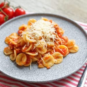 Vepřové ragú s těstovinami orecchiette